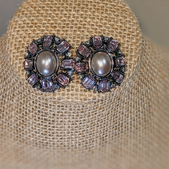 Victorian Pearl & Pink Crystals Stud Pierced Earrings - Picture 4 of 4